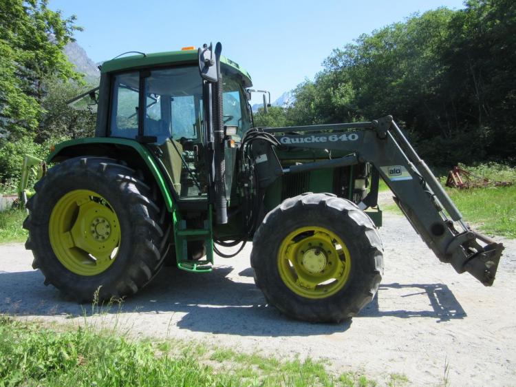 Fotografía 2 de John Deere 6400 en COQUIMBO, Coquimbo
