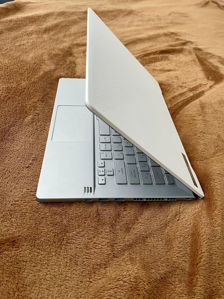 Fotografía 4 de ASUS ROG Zephyrus G14 - 14 120Hz - Ryzen R9 4900HS, 16GB RAM, RTX 2060, 1TB SSD en EL QUISCO, Valparaíso