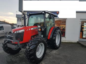 Tractor de granja  Massey Ferguson MF 4707, année   2017