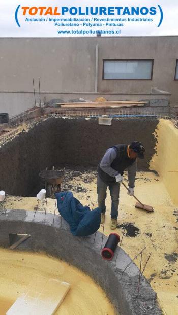 Fotografía 2 de Aislamiento Térmico y Impermeabilización para Piscinas Climatizadas / Poliuretano Proyectado-Poliu