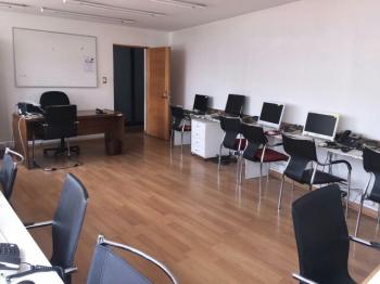 Arriendo oficina grande en el centro de Santiago