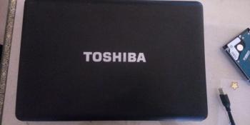 Notebook TOSHIBA i3 2.40 GHz (4 nucleos)